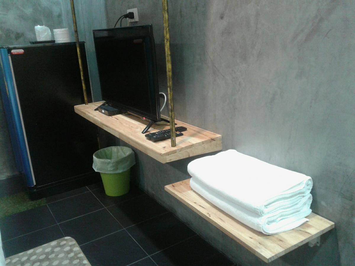 King Kong Hostel At Krabi Exterior photo